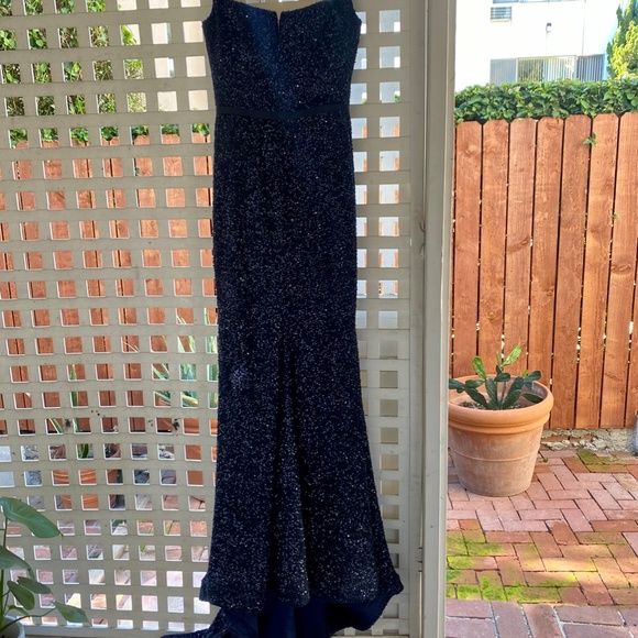 Navy Gown, size 2/4. Prom, Red Carpet, Pageant - Picture 3 of 5